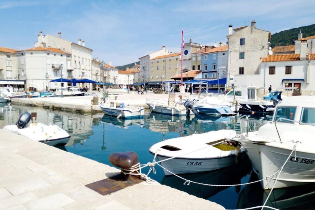 Atraktivna Kuca Sa Saunom I Grijanim Jacuzzijem * Cres