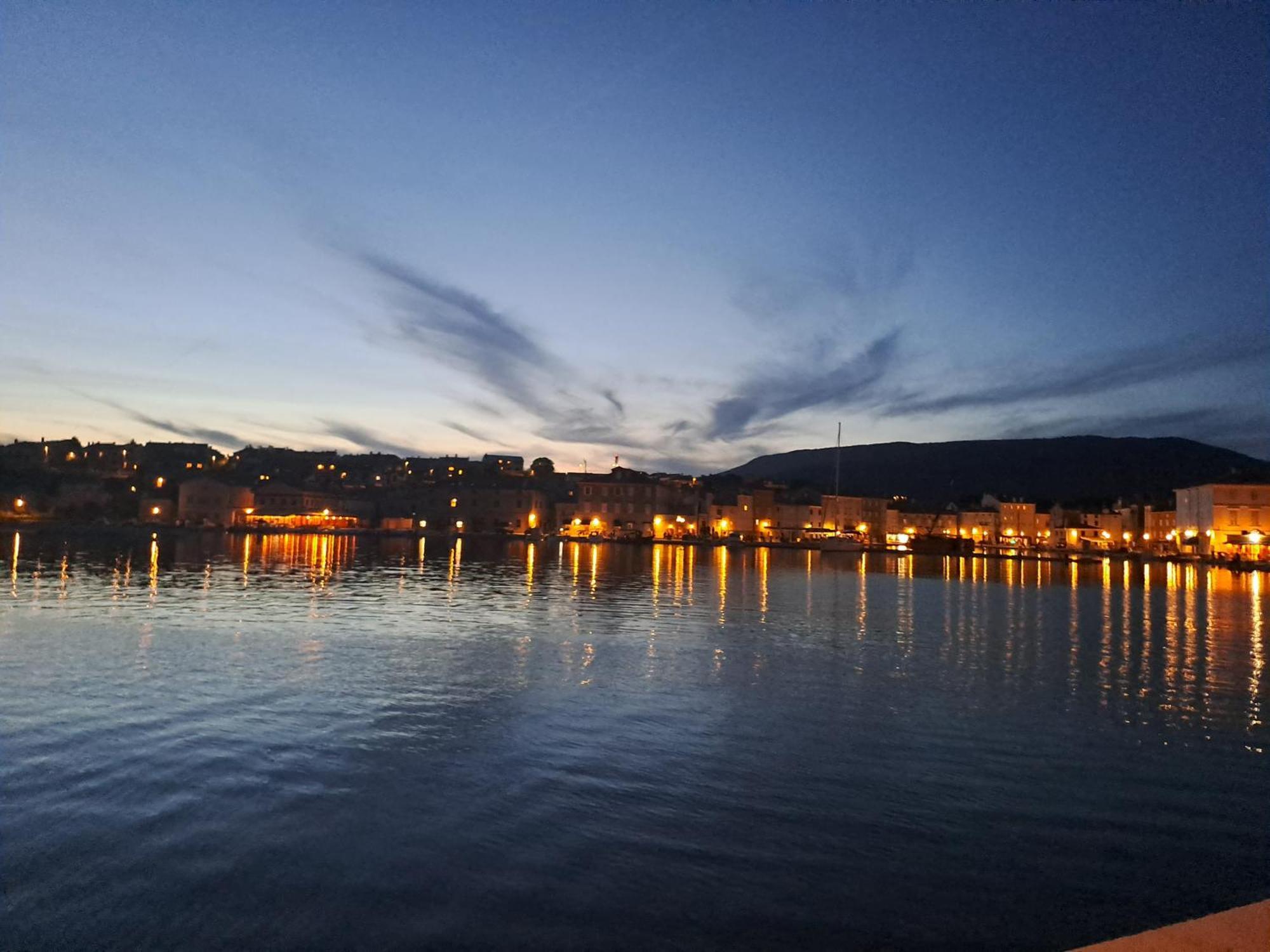Atraktivna Kuca Sa Saunom I Grijanim Jacuzzijem Holiday home