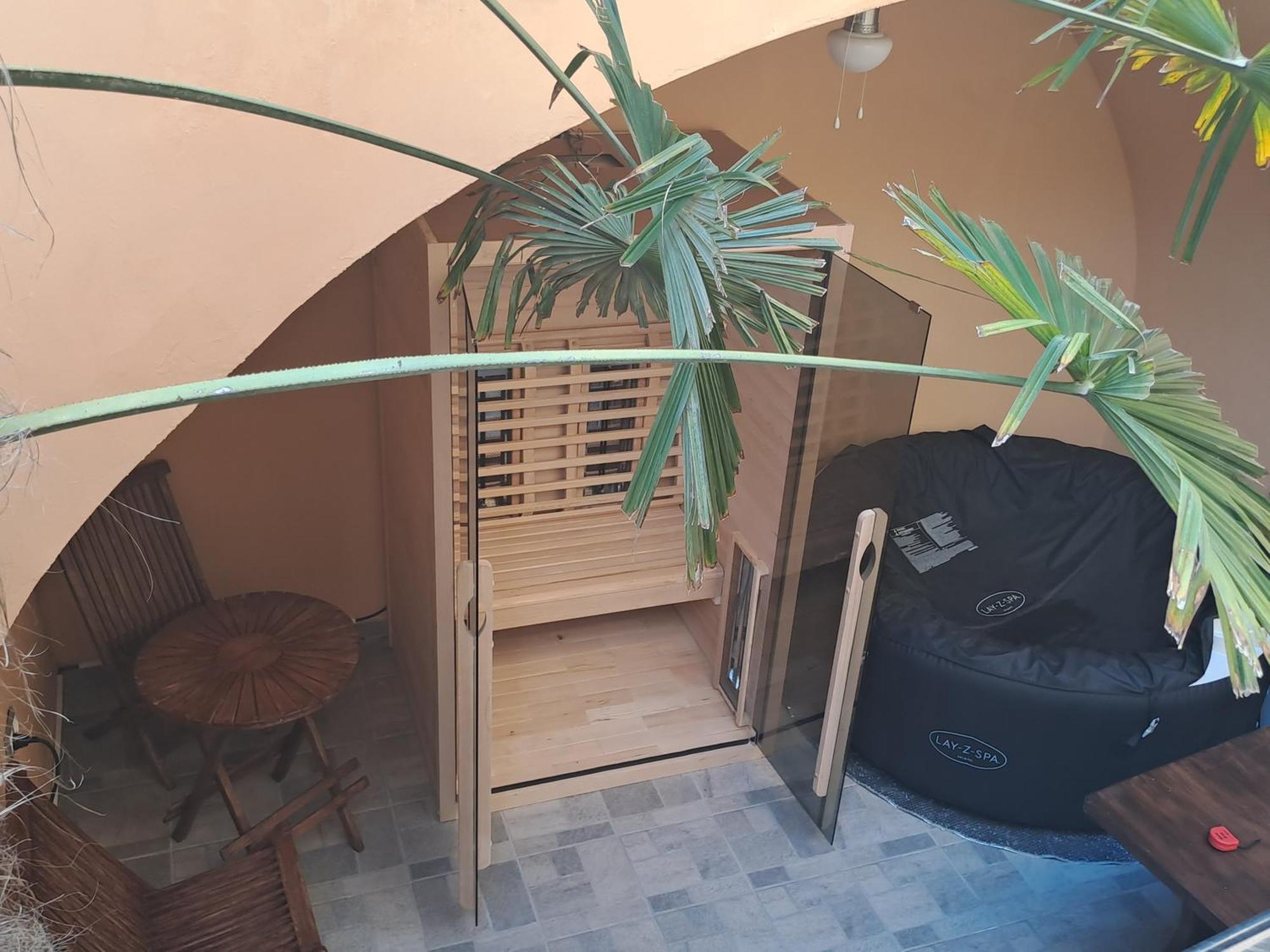 Holiday home Atraktivna Kuca Sa Saunom I Grijanim Jacuzzijem Cres