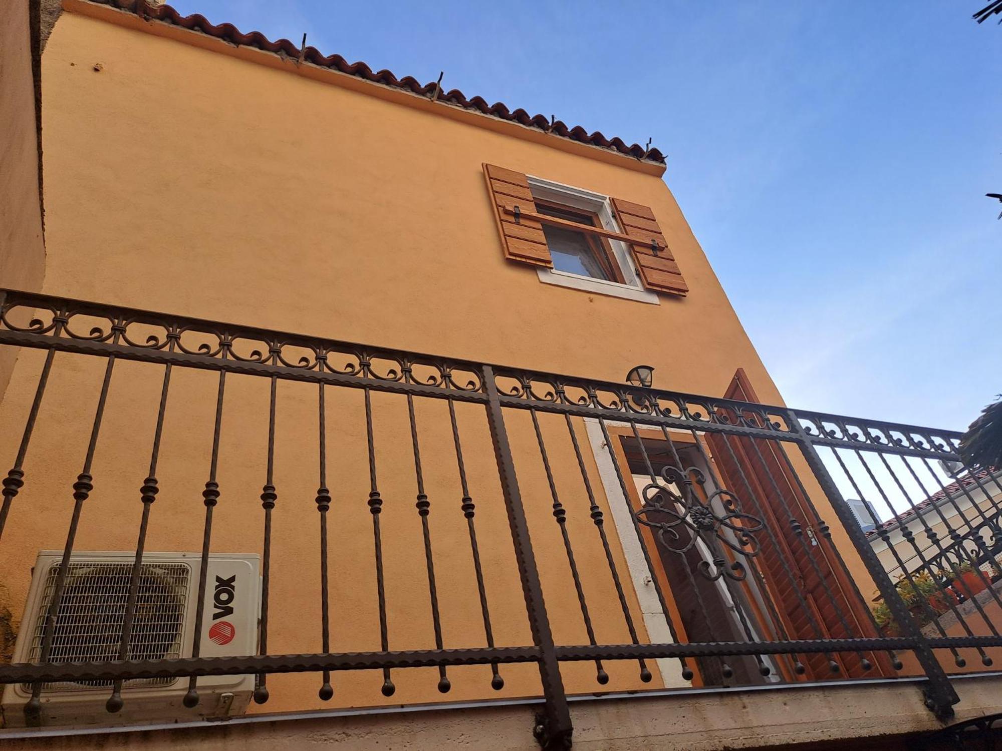 Atraktivna Kuca Sa Saunom I Grijanim Jacuzzijem Holiday home Cres
