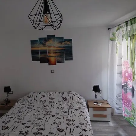 Vila Atraktivna Kuca Sa Saunom I Grijanim Jacuzzijem Cres Exteriér fotografie
