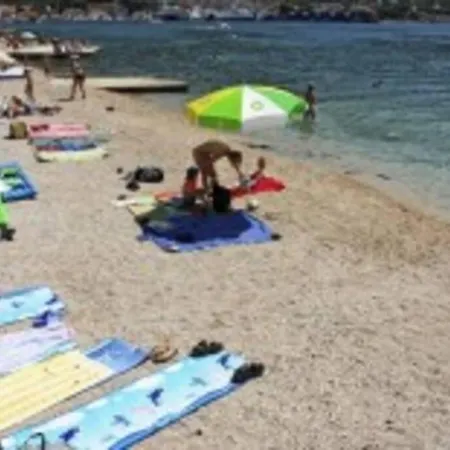 Vila Atraktivna Kuca Sa Saunom I Grijanim Jacuzzijem Cres Exteriér fotografie