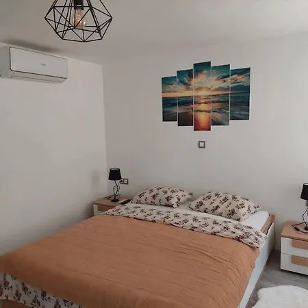 Vila Atraktivna Kuca Sa Saunom I Grijanim Jacuzzijem Cres Exteriér fotografie