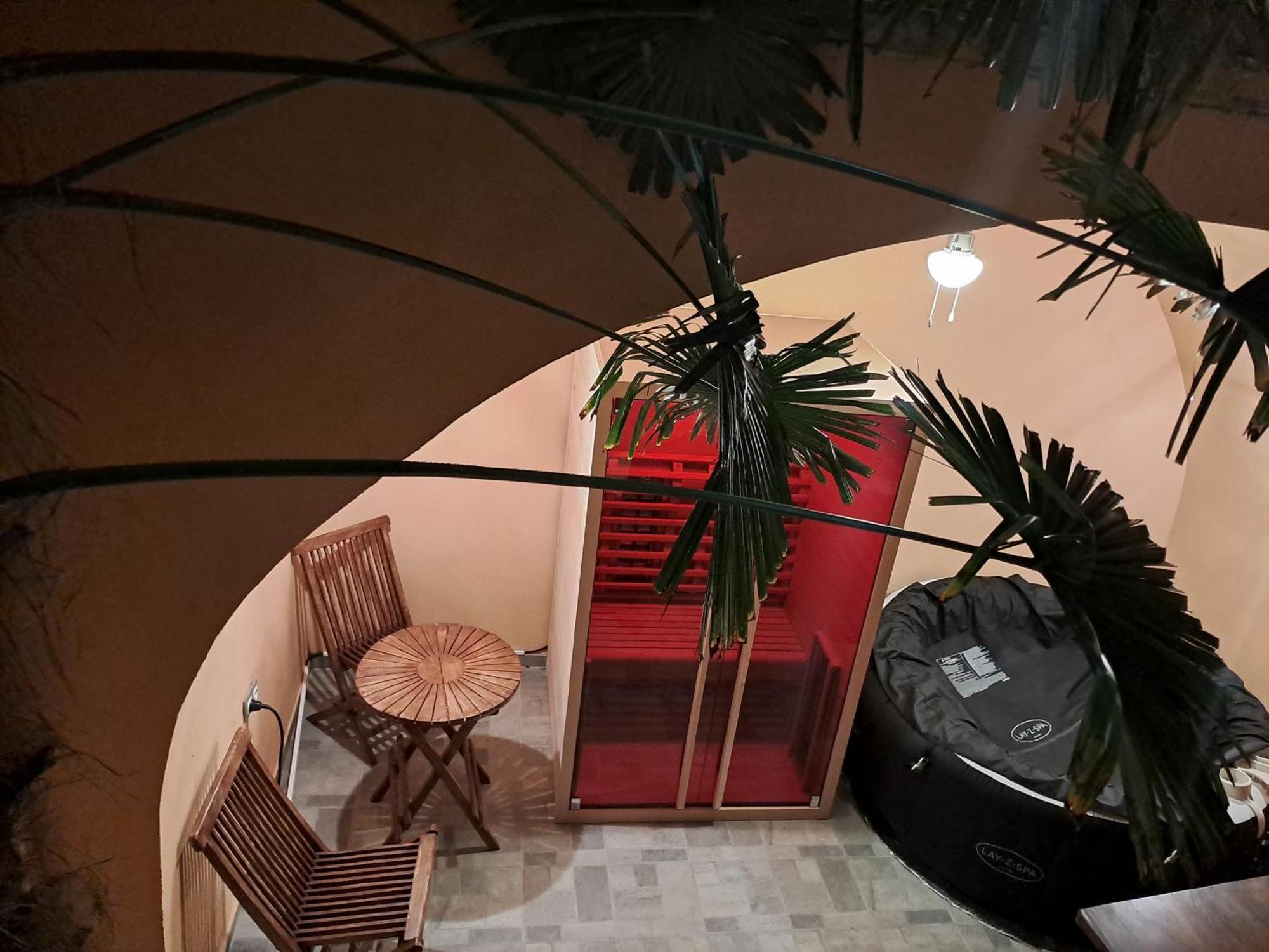 Atraktivna Kuca Sa Saunom I Grijanim Jacuzzijem Prázdninový dům *